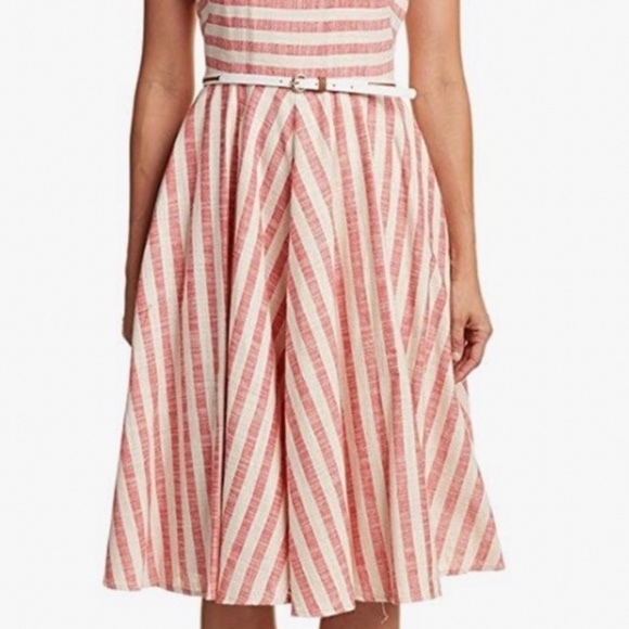 Eliza j - Picture 4 of 4